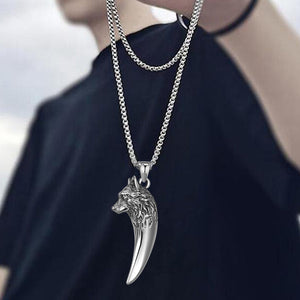 Collier tête de loup en acier au titane